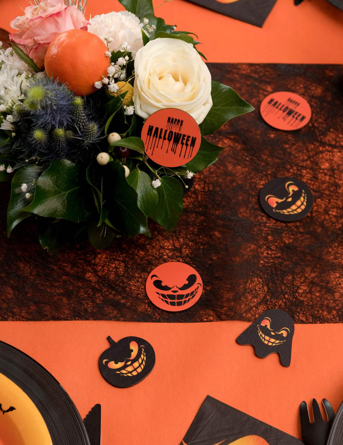 10 db szórható Ghost fa dekoráció fekete 5 cm