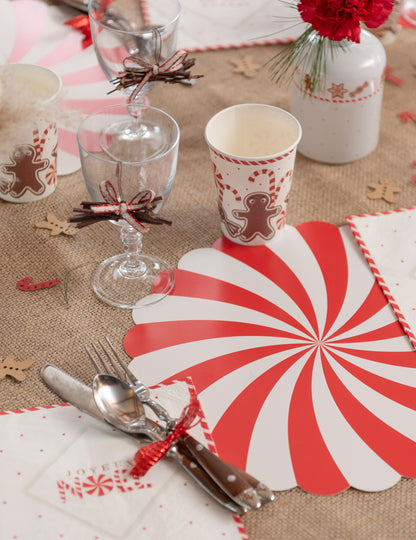 10 karácsonyi finomság témájú kartonpohár, 27 cl