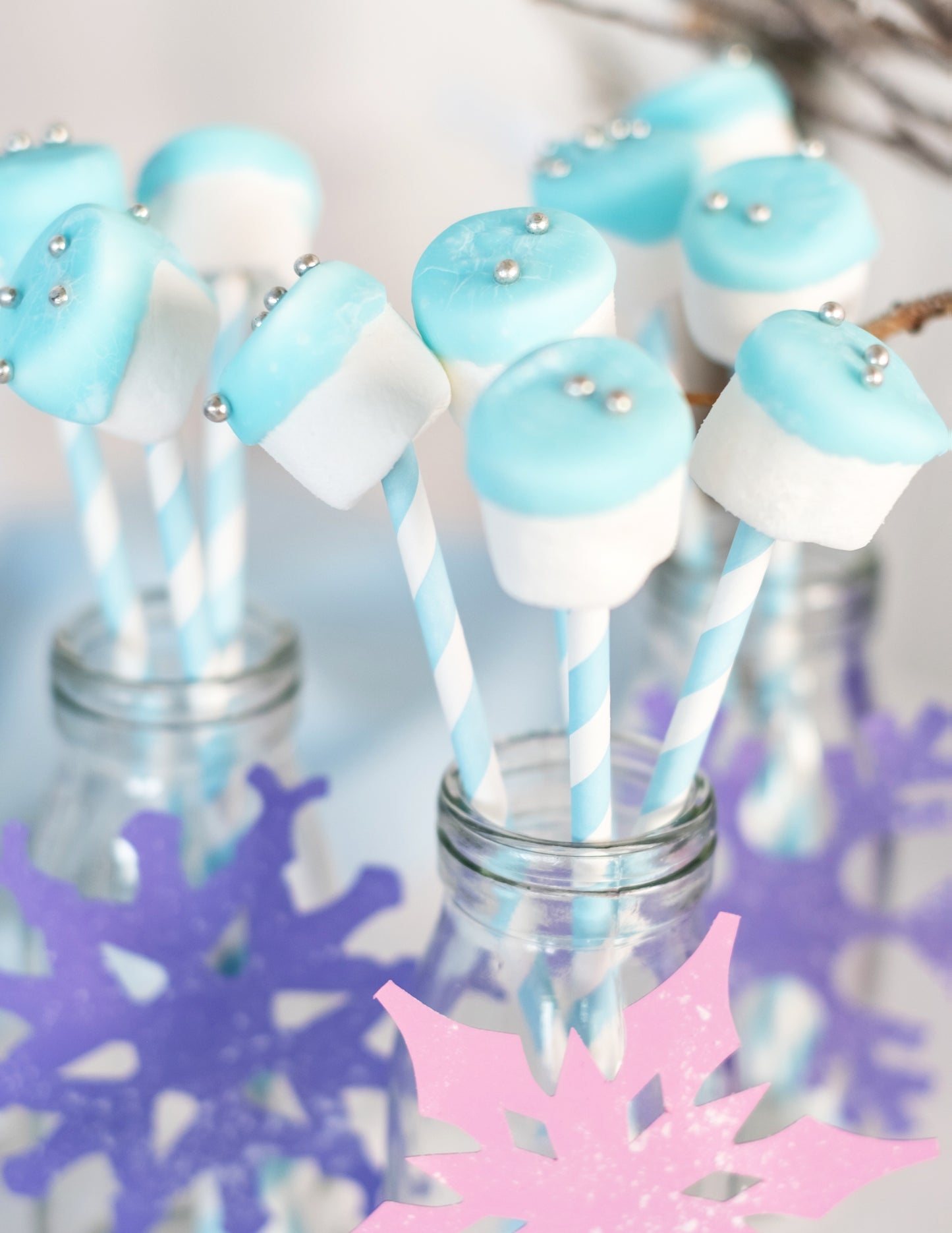 10 pasztell kék csíkos karton szalma 19,5 cm