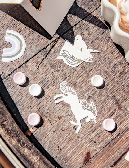 100 confettis licorne pastel et or 3,5 à 5,5 cm pour table