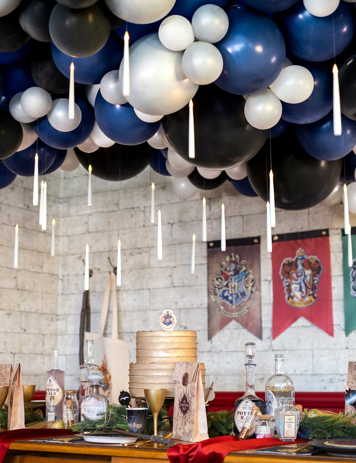 100 mini gyöngyfehér latex lufi 13 cm bárkáért