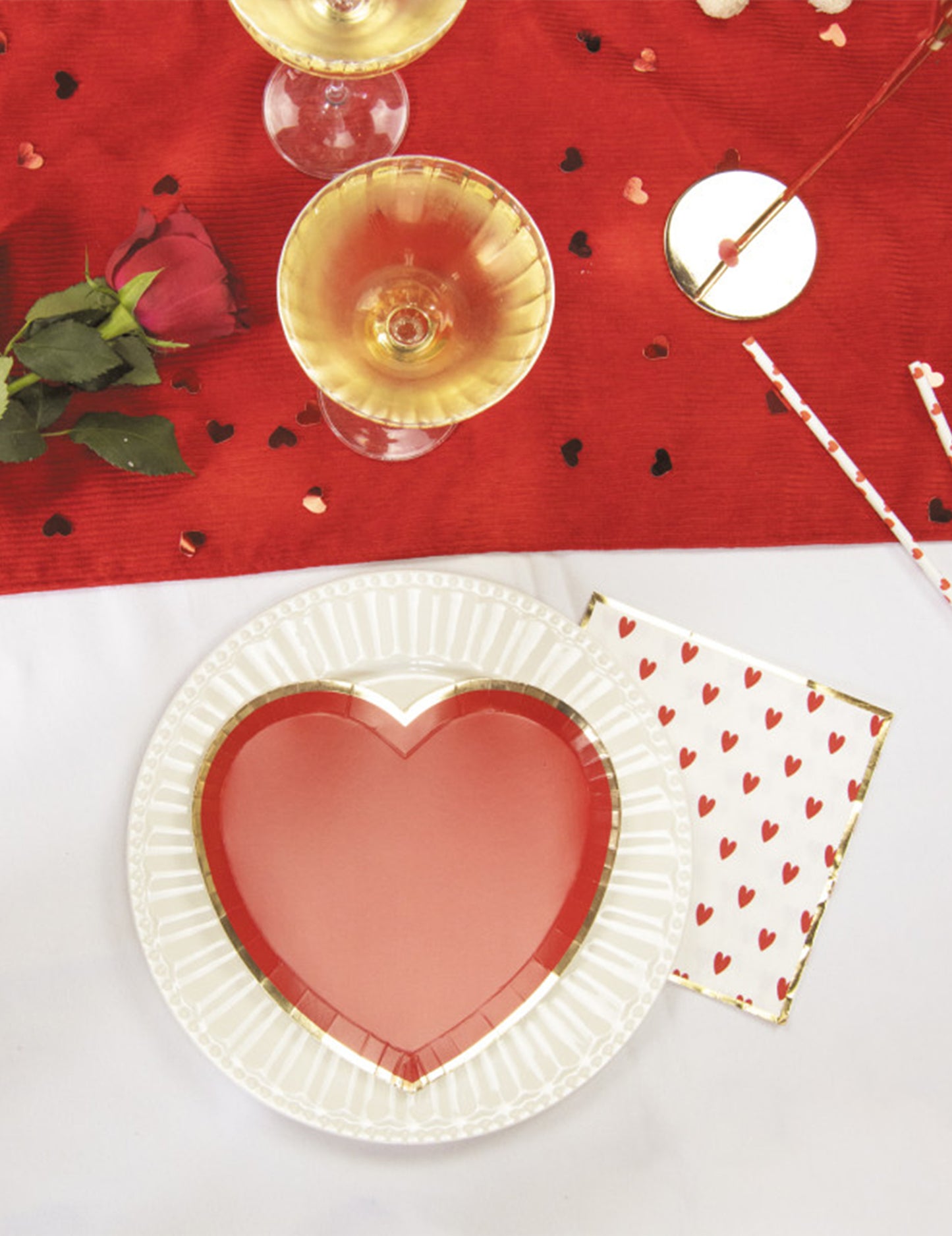 16 db piros szív alakú papírszalvéta 33 x 33 cm