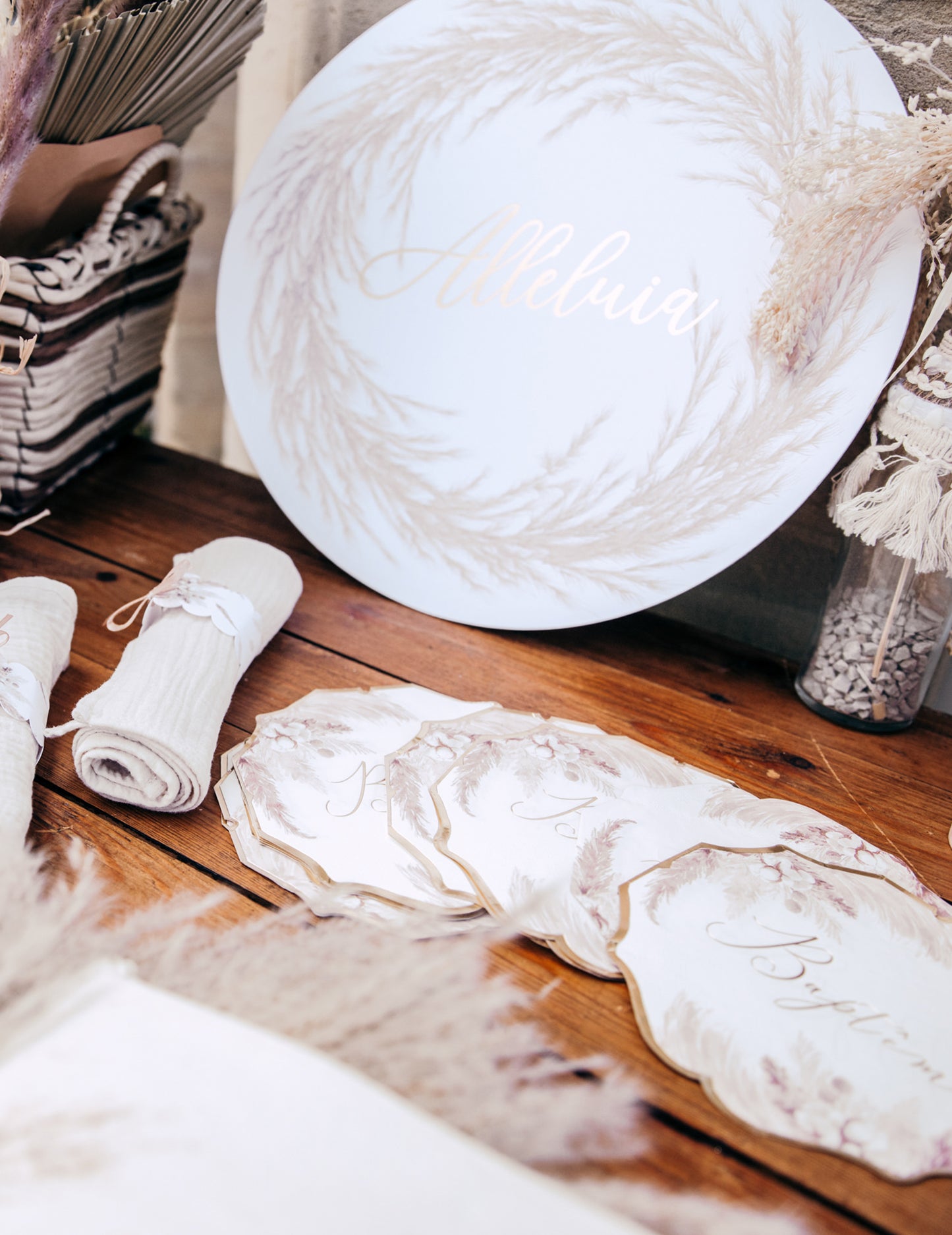 16 papír keresztelőszalvéta pampafű és pamutvirág mintával, 32 x 32 cm cm aranysárga