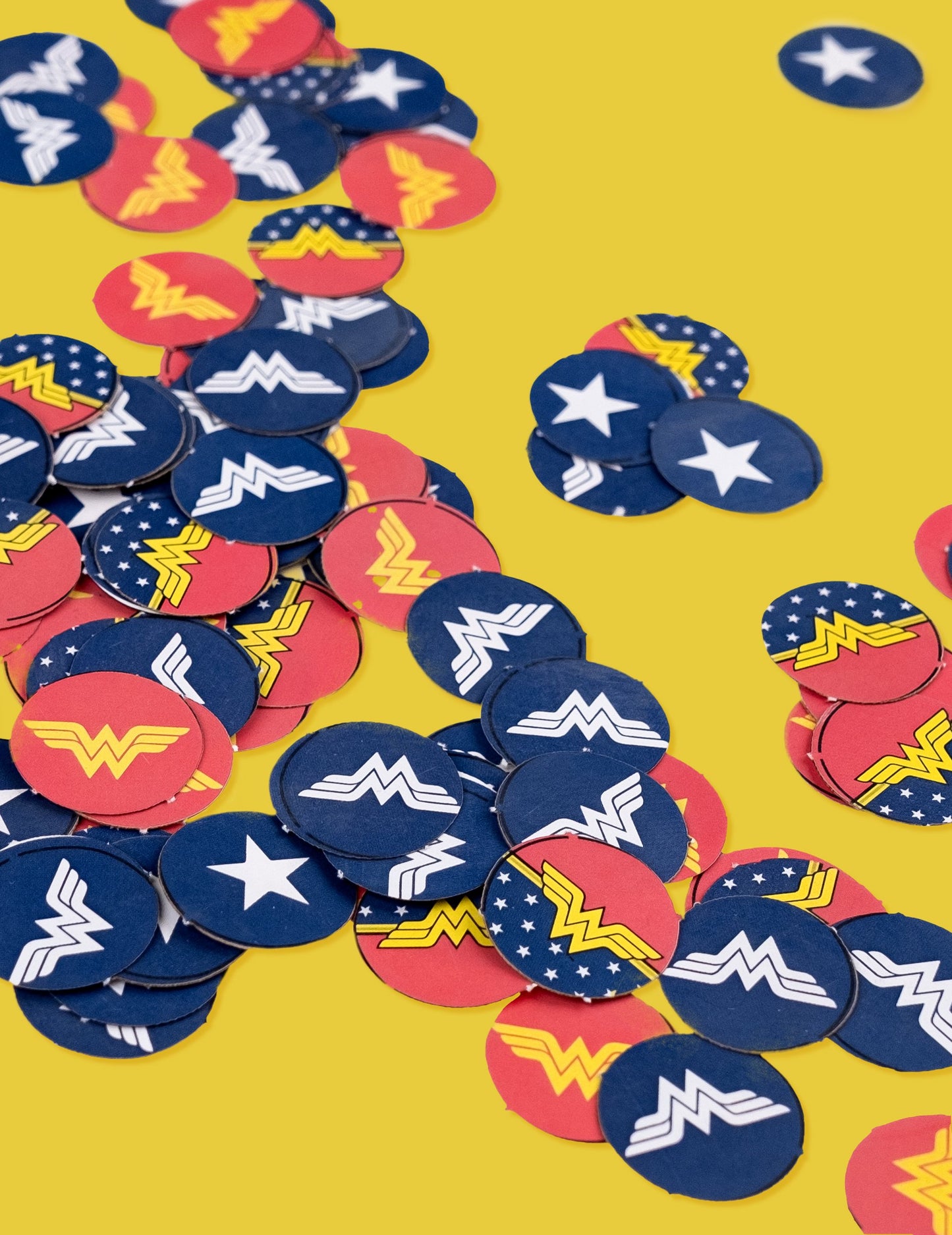 160 db Wonder Woman™ konfetti 2 cm