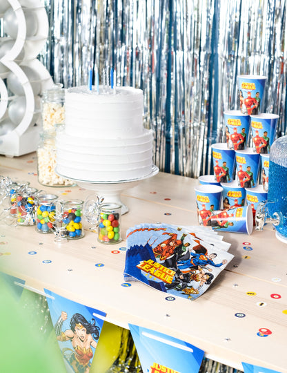 Exemple de décoration de buffet des serviettes en papier Justice League