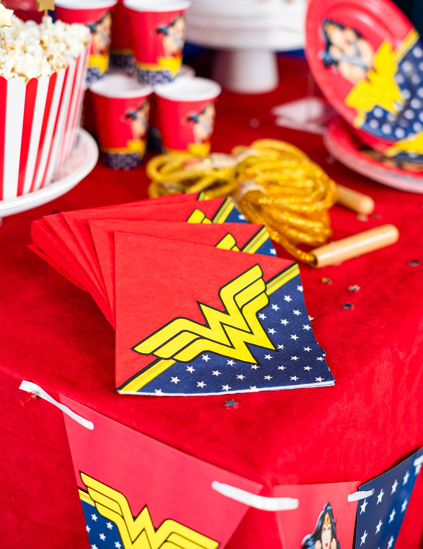 20 Wonder Woman Paper Törölköző 33 x 33 cm