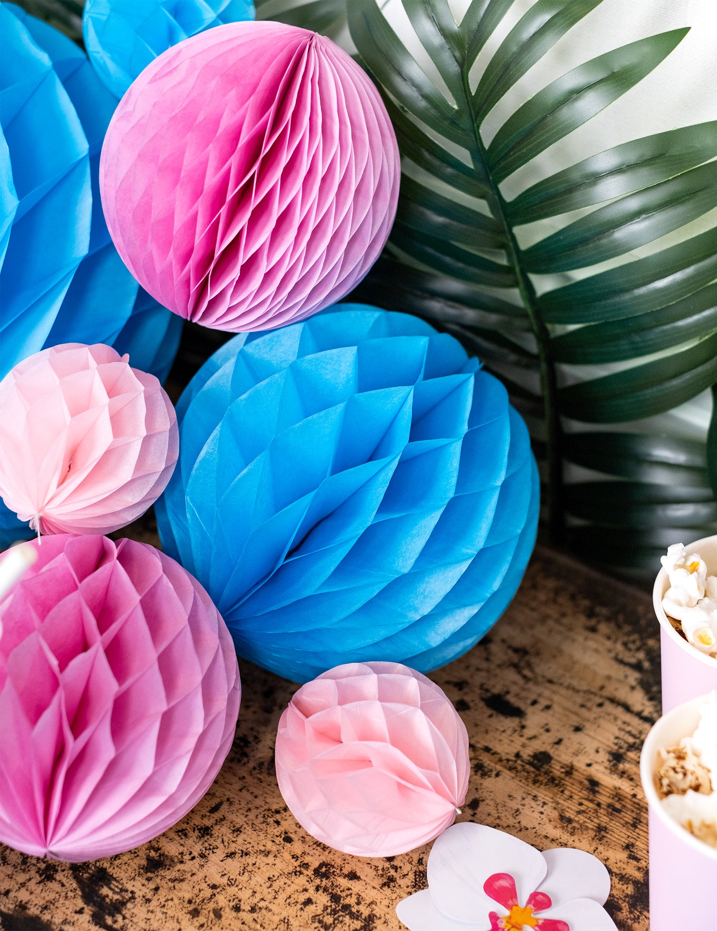 3 darab türkiz méhsejtes papírgömb 15, 20 és 25 cm felakasztható 