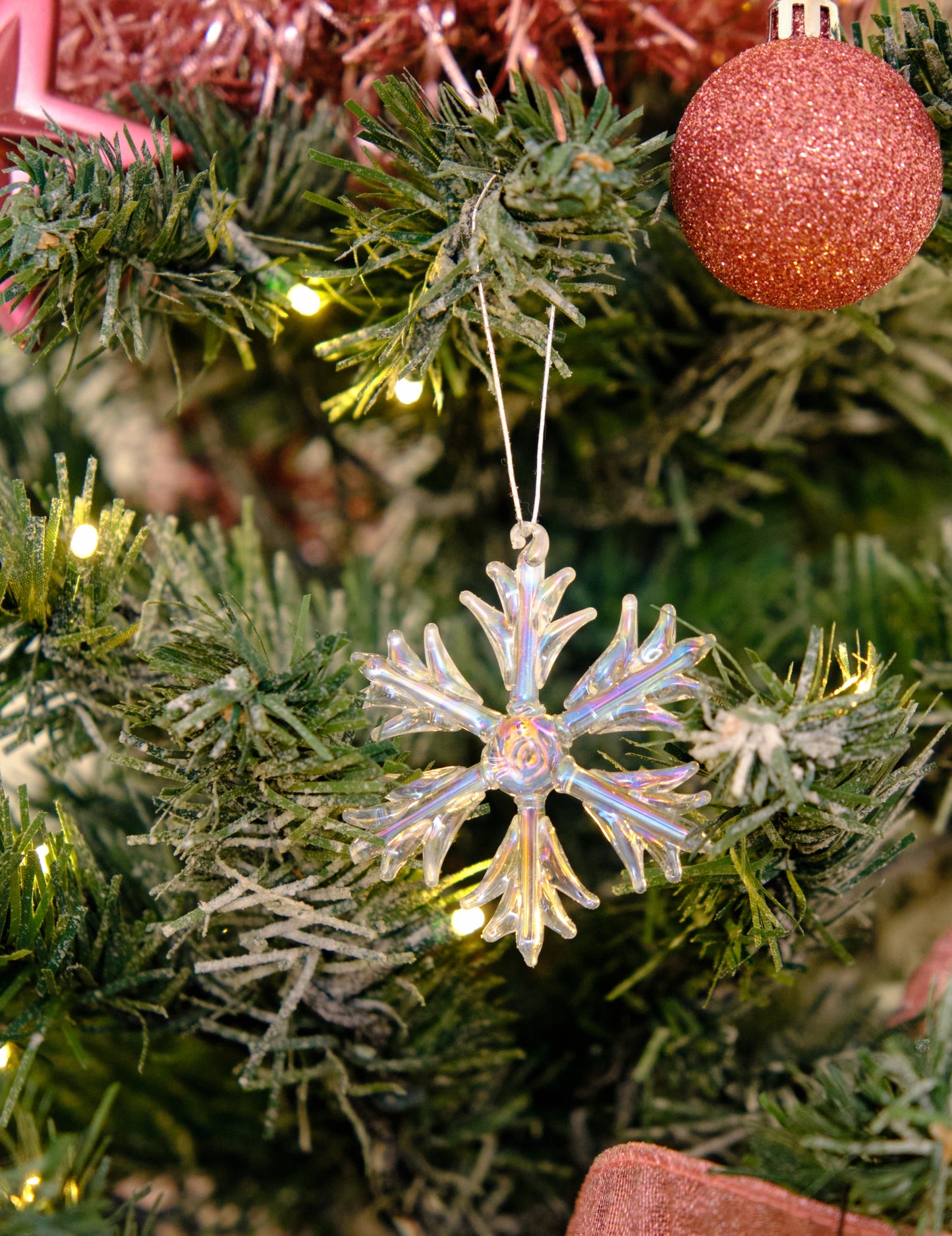 3 irizáló üveg hópehely felakasztásra 7 cm fenyőfára