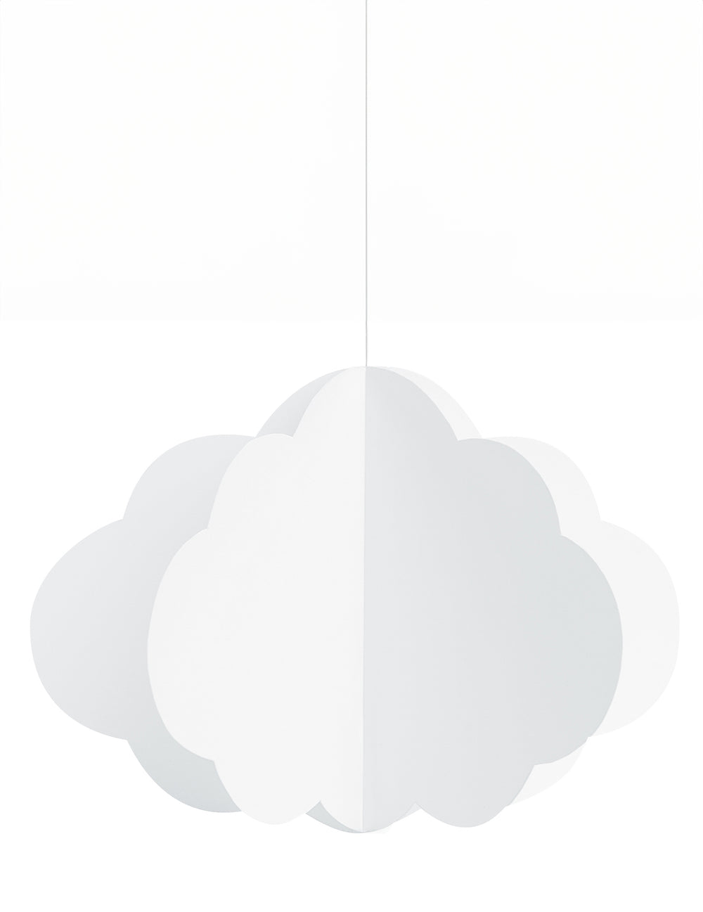 Gros plan du nuage en carton à suspendre pour décoration