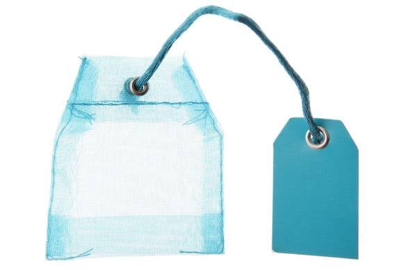 Contenant sachet de thé organdi pour dragées turquoise avec étiquette