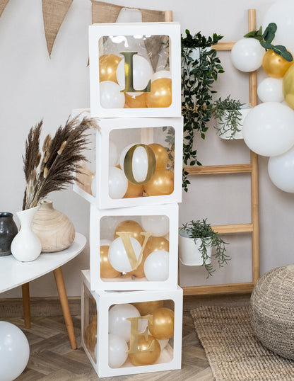 4 db fehér átlátszó lufival ellátott kocka, 30 db cm testreszabható dekoráció