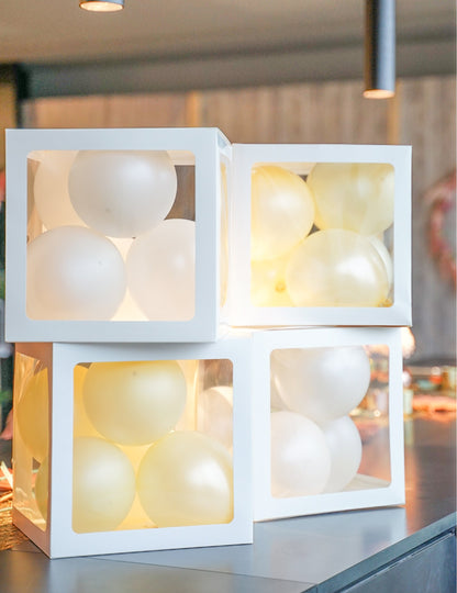 4 db fehér átlátszó lufival ellátott kocka, 30 db cm testreszabható dekoráció