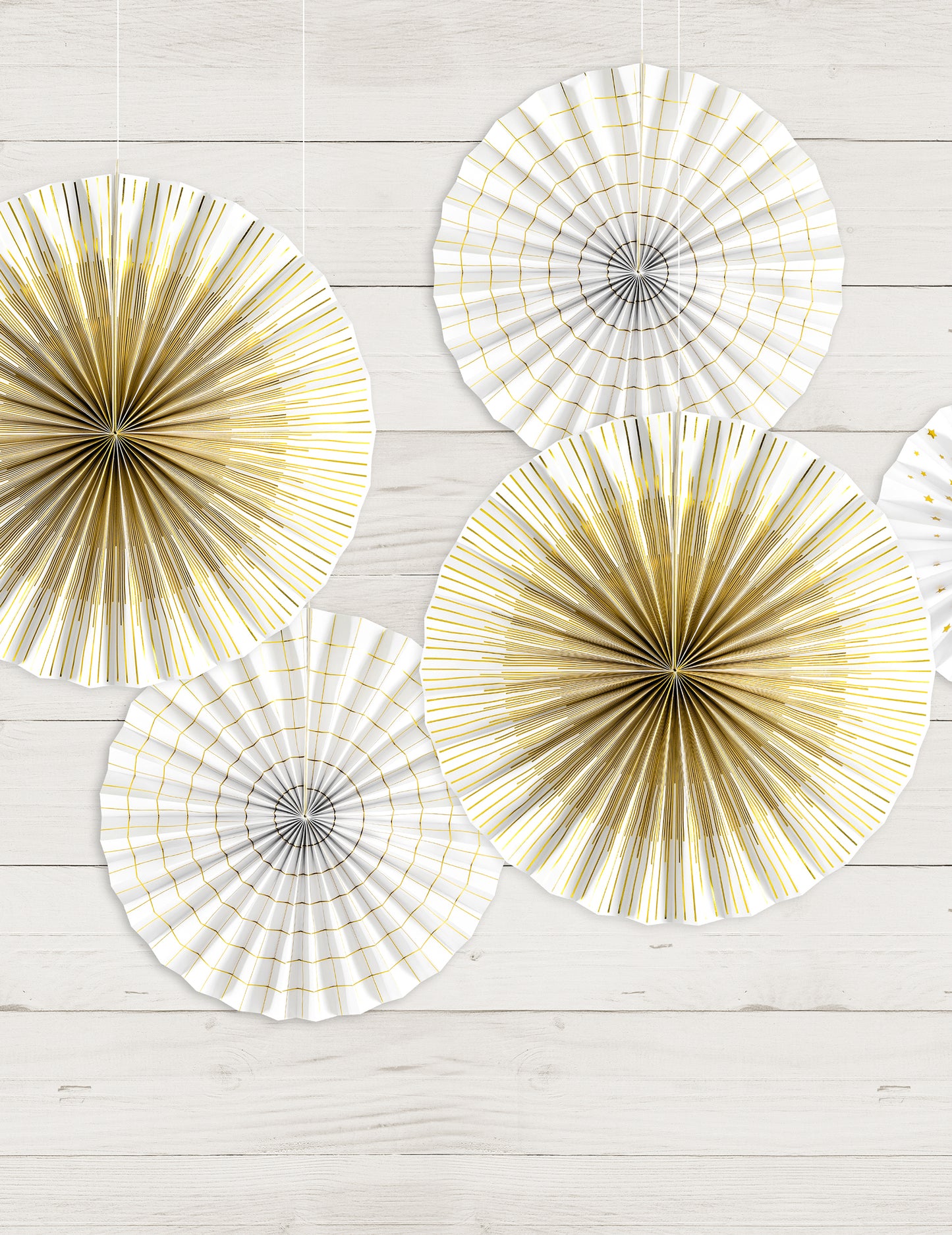 4 dekoratív és arany papír rozetta 23, 32, 40 cm