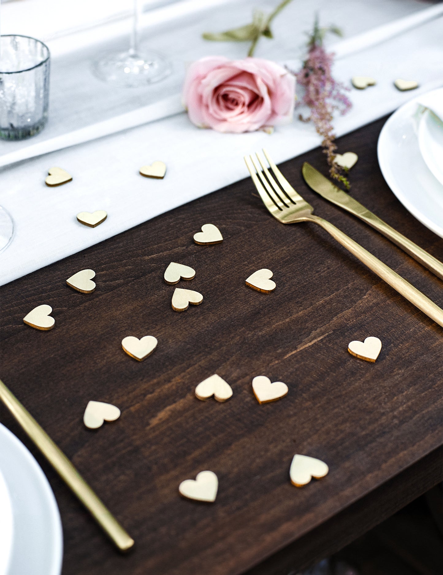 50 db természetes, szív alakú, fából készült konfetti (2 x 2 db) cm esküvőre