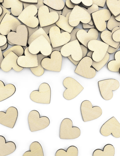 Confettis en bois cœurs pour mariage naturel