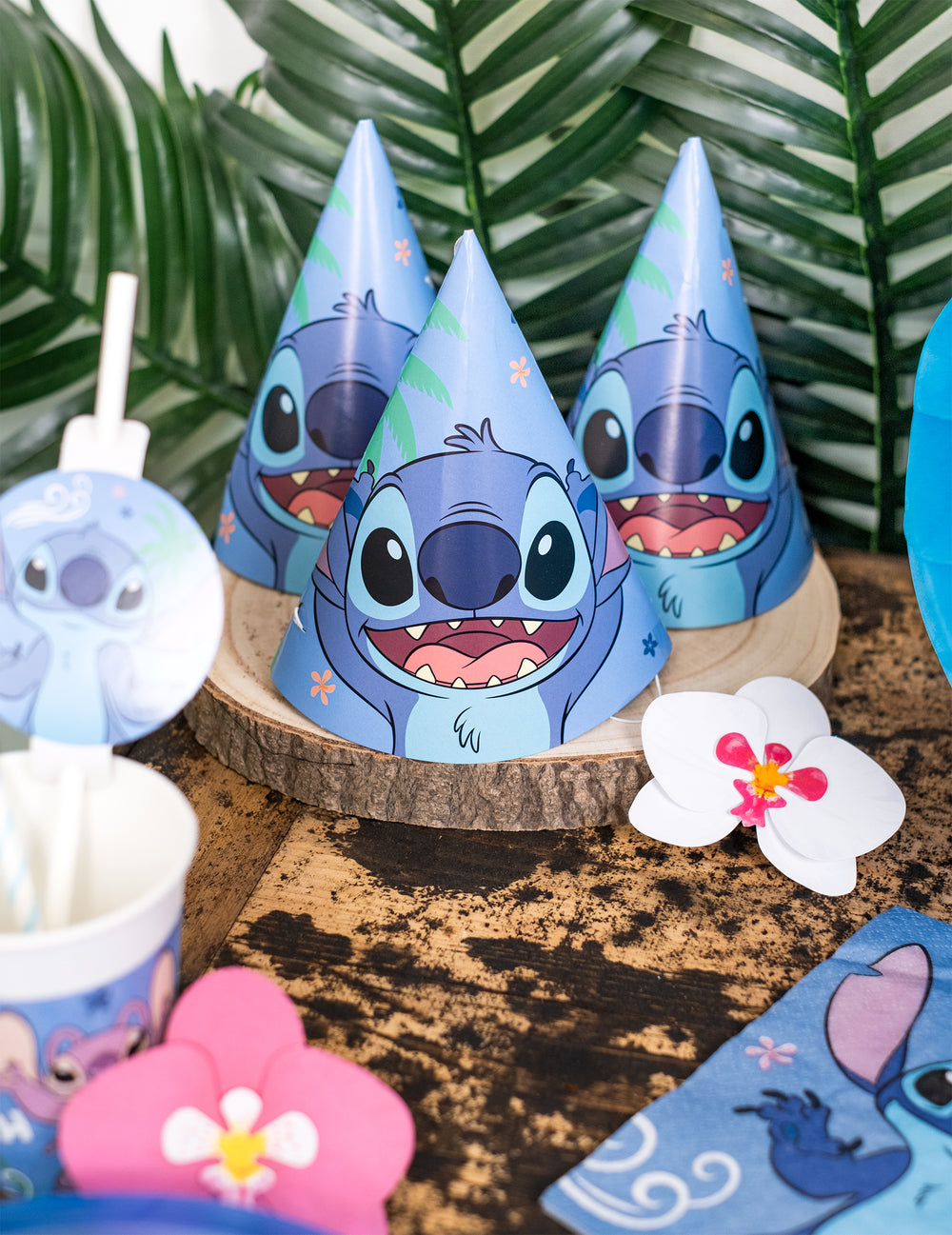 Mise en situation du chapeau de fête Stitch