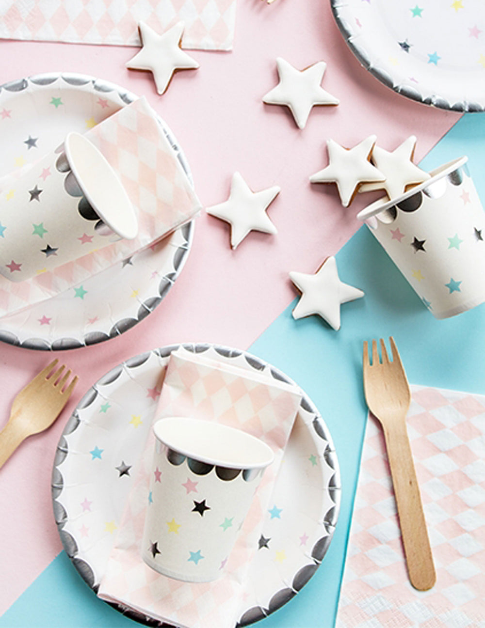 Mise en situation de la table des gobelets étoiles pour fête