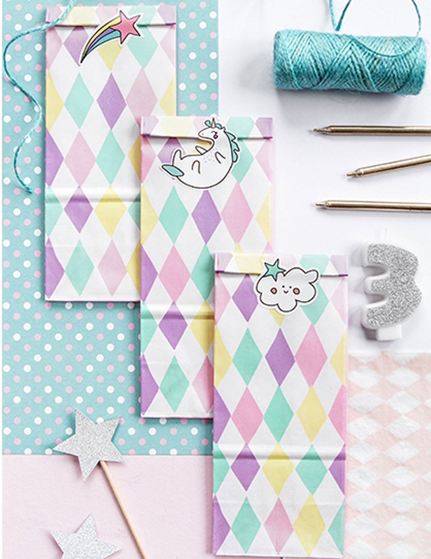 6 pasztellszínű papír unikornis ajándéktasak, 8 x 18 x 6 cm