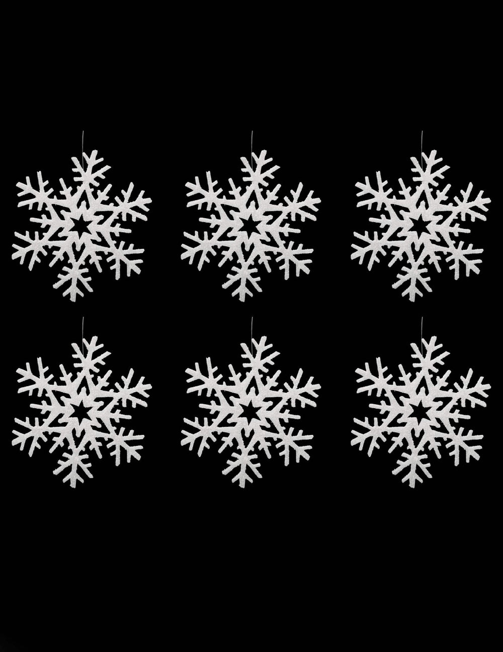 Fehér csillogó hópehelyfüggők karácsonyi díszítéshez