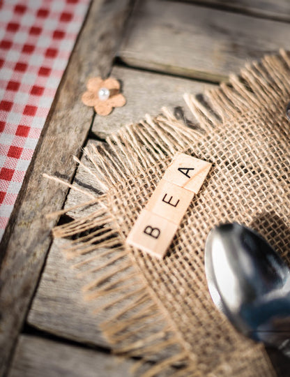 60 betű fa ábécé scrabble 2 cm