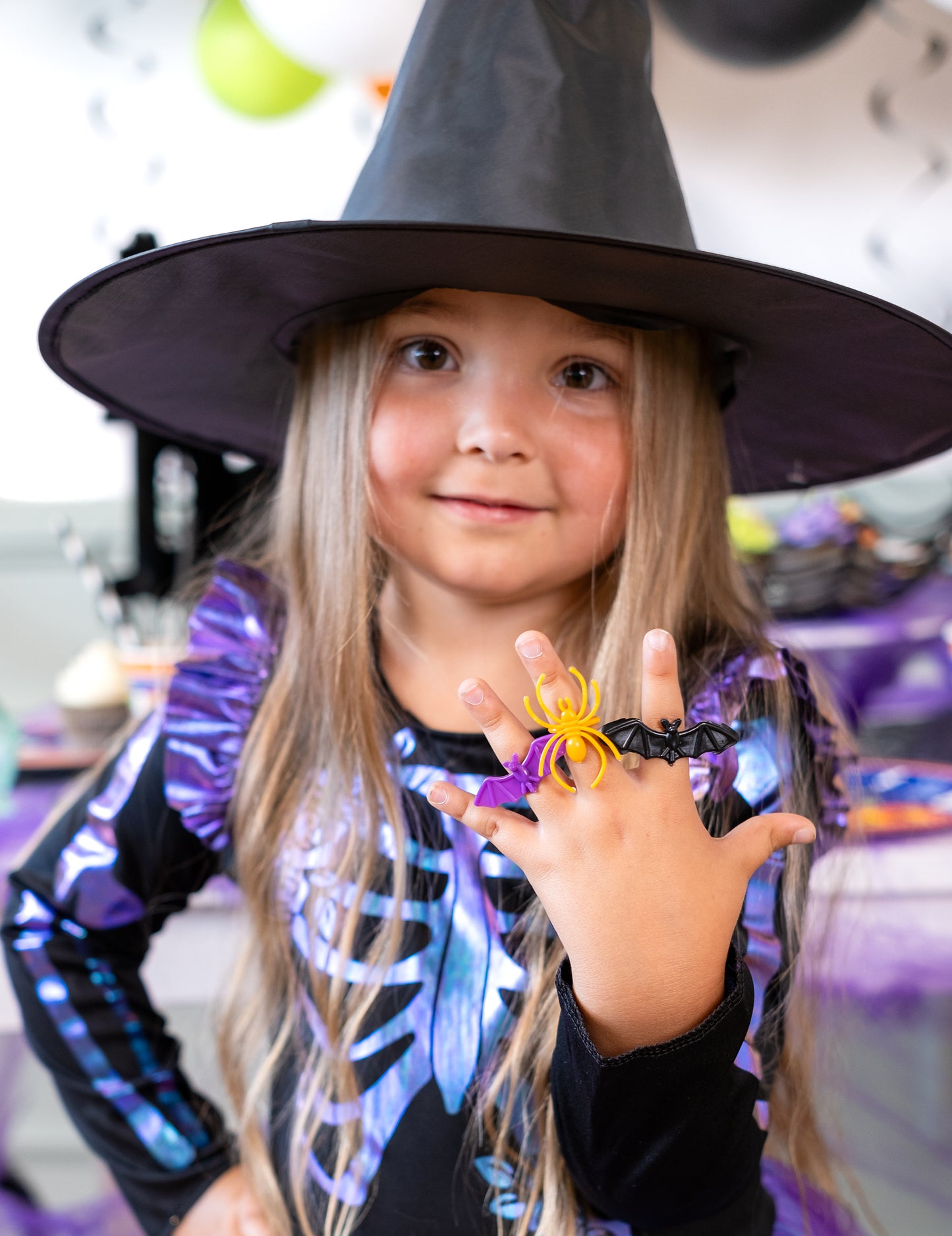 72 db 2 x 4-es műanyag denevér és pók cm Halloween gyűrűk