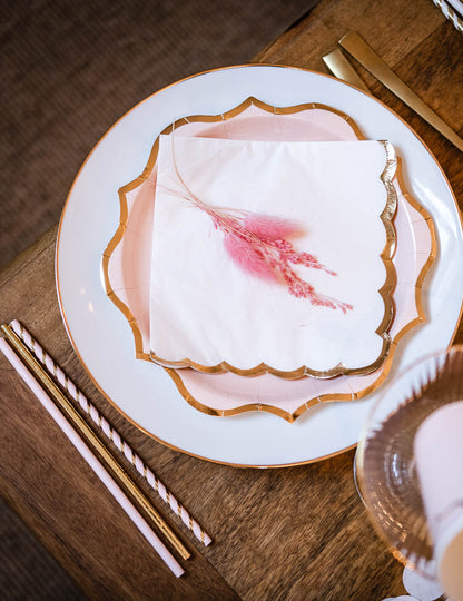 8 db púderrózsaszín kartontányér arany szegéllyel, 23 cm