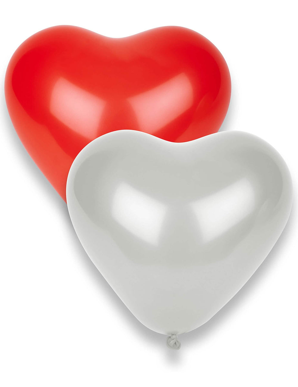 Közelkép a vörös lufikról a piros és fehér szívekkel díszített latex lufikból