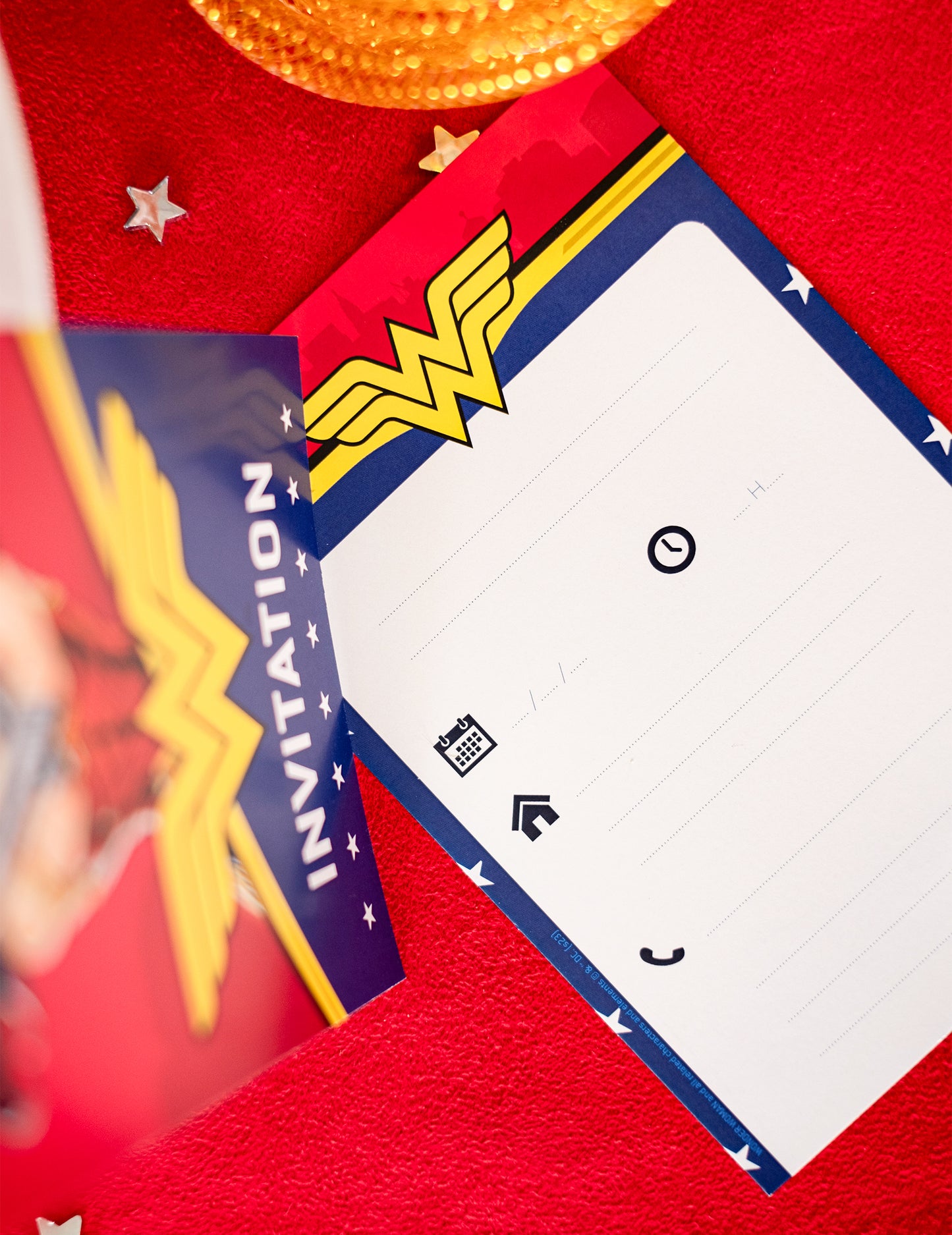 8 db Wonder Woman™ meghívókártya borítékokkal, 10x16 cm