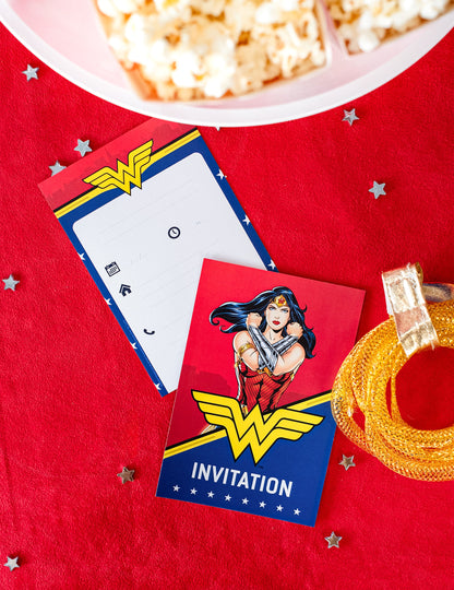 8 meghívó a Wonder Woman 10x16cm borítékokkal