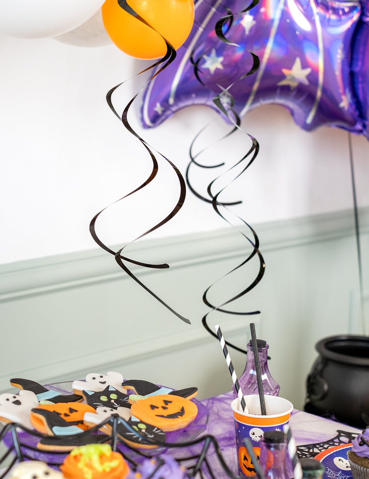 8 fekete spirális dekoráció