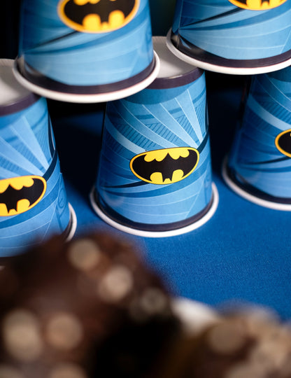 Gobelets en carton Batman bleus avec logo jaune