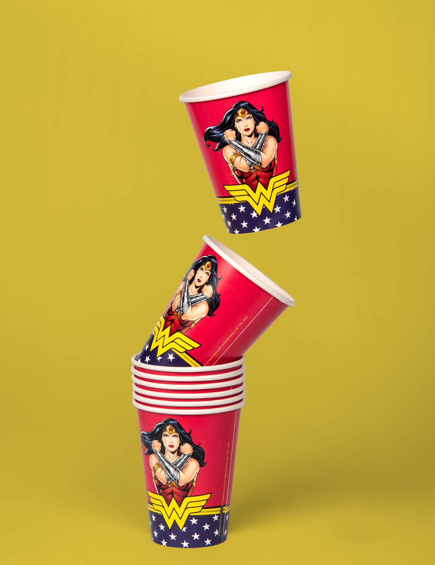 8 Wonder Woman 210 ml kartonpohár