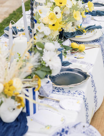 8 db kis királykék, fehér és arany kartontányér, 18 cm, mediterrán mintával