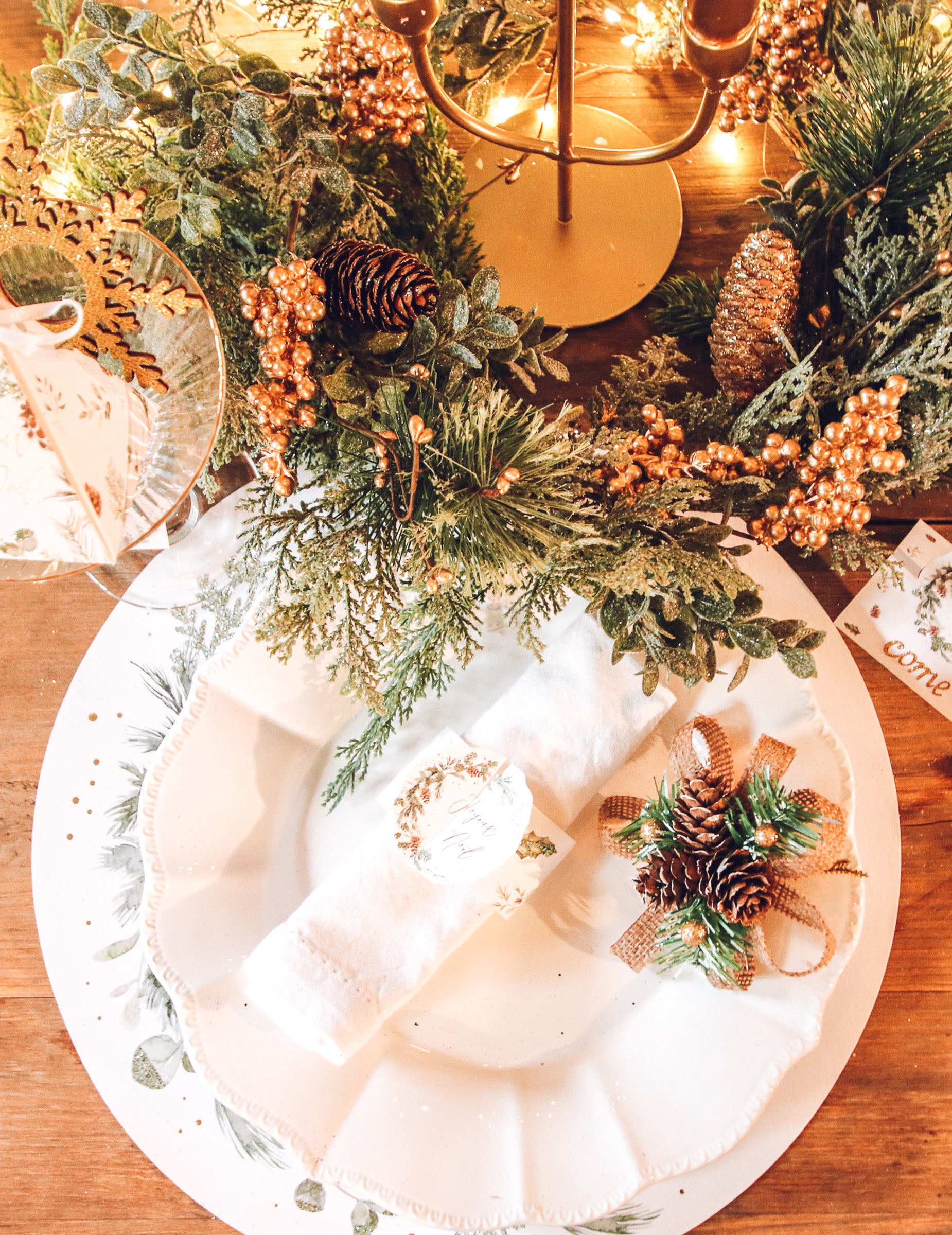 Gros plan du ronds de serviette Joyeux Noël Forêt enchantée