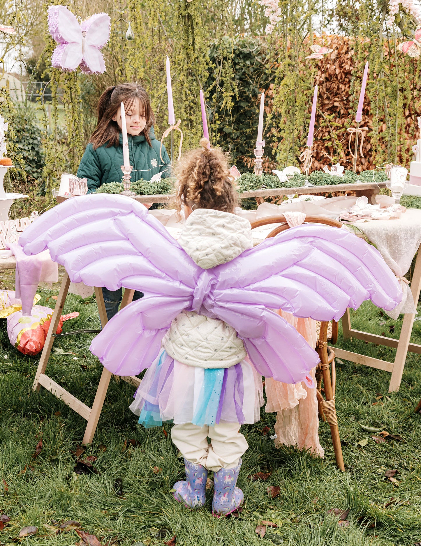 Óriás lila tündérszárny fólia lufi 122 x 89 cm