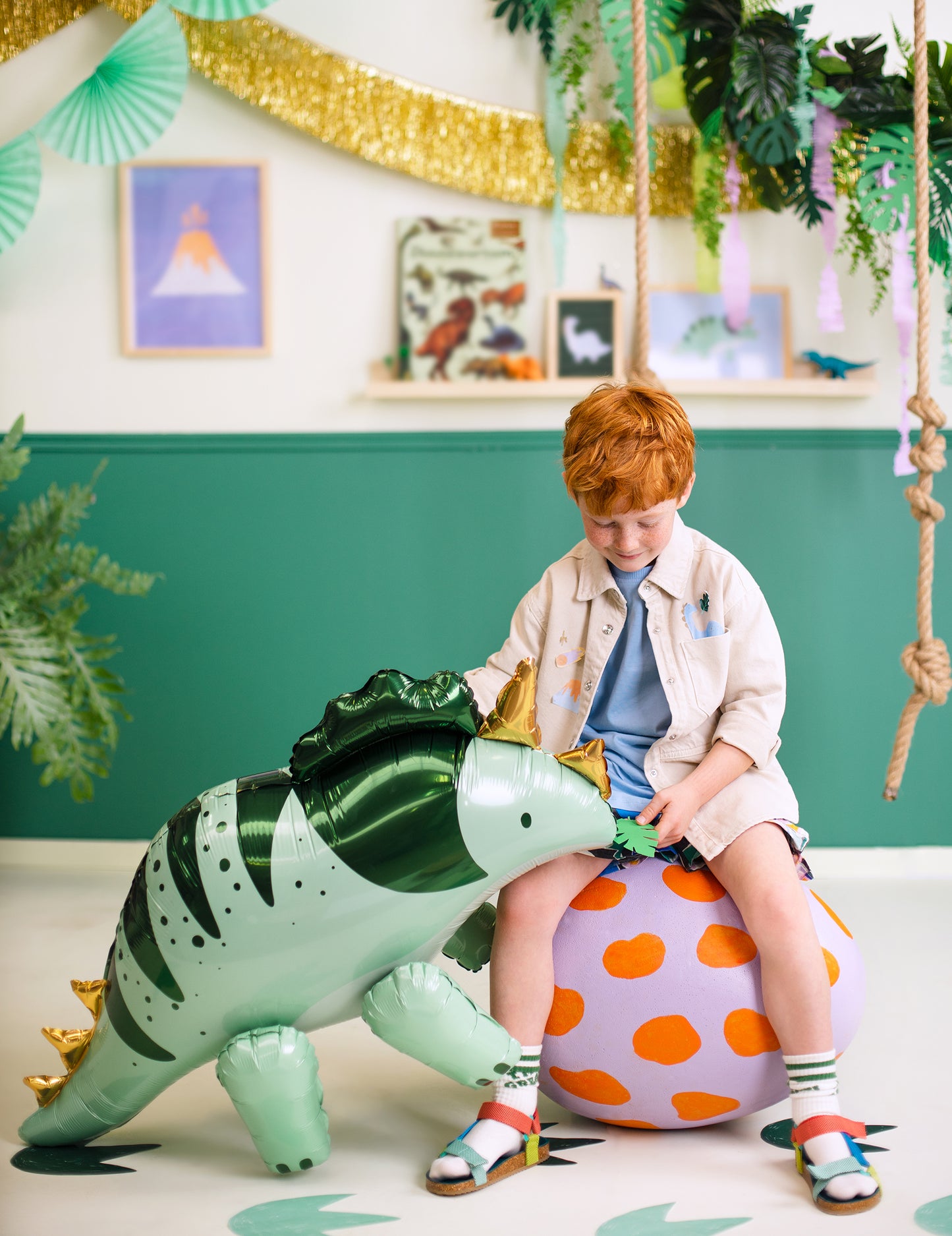 Triceratops dinoszaurusz fólia lufi 93 x 49 cm zöld és arany