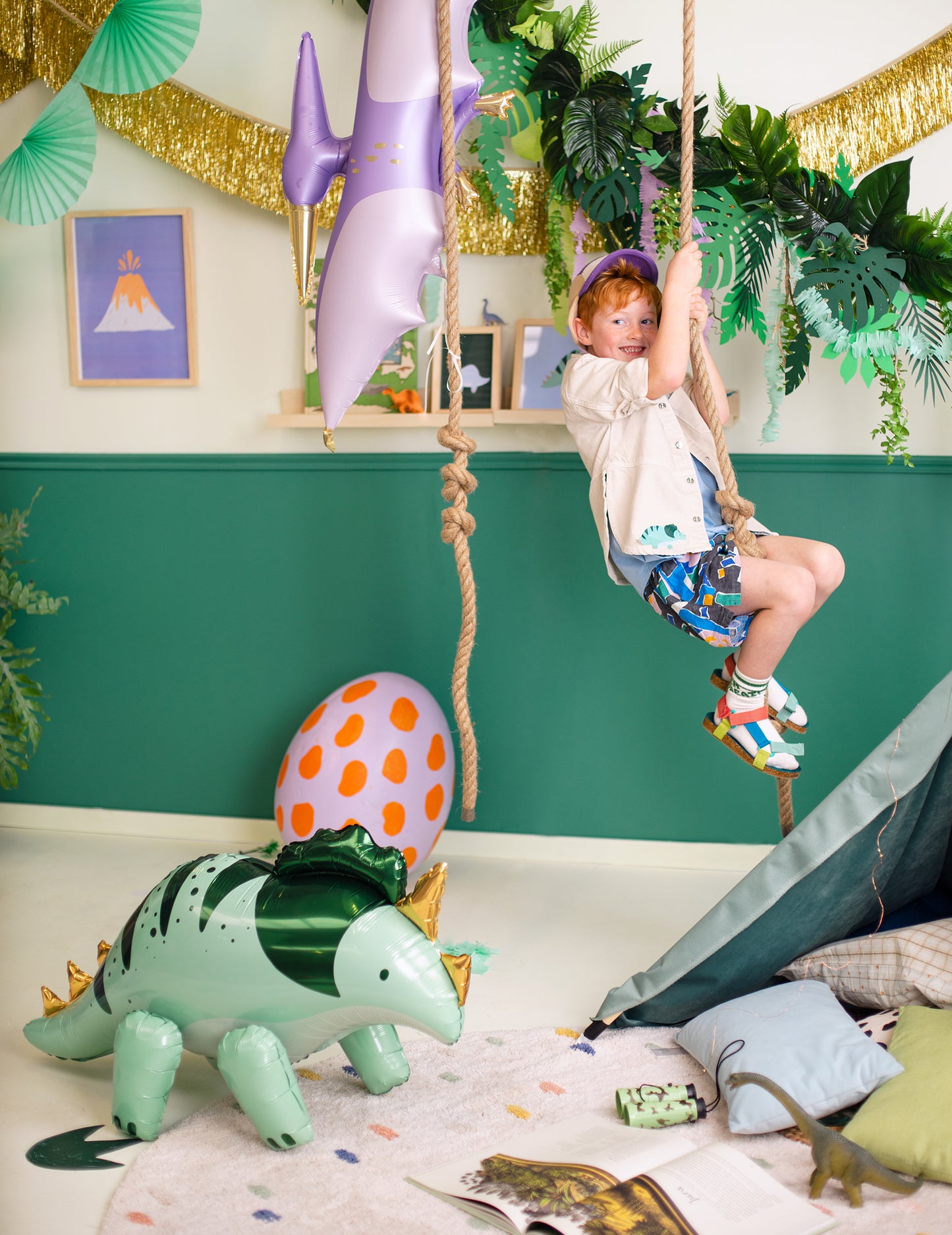 Triceratops dinoszaurusz fólia lufi 93 x 49 cm zöld és arany