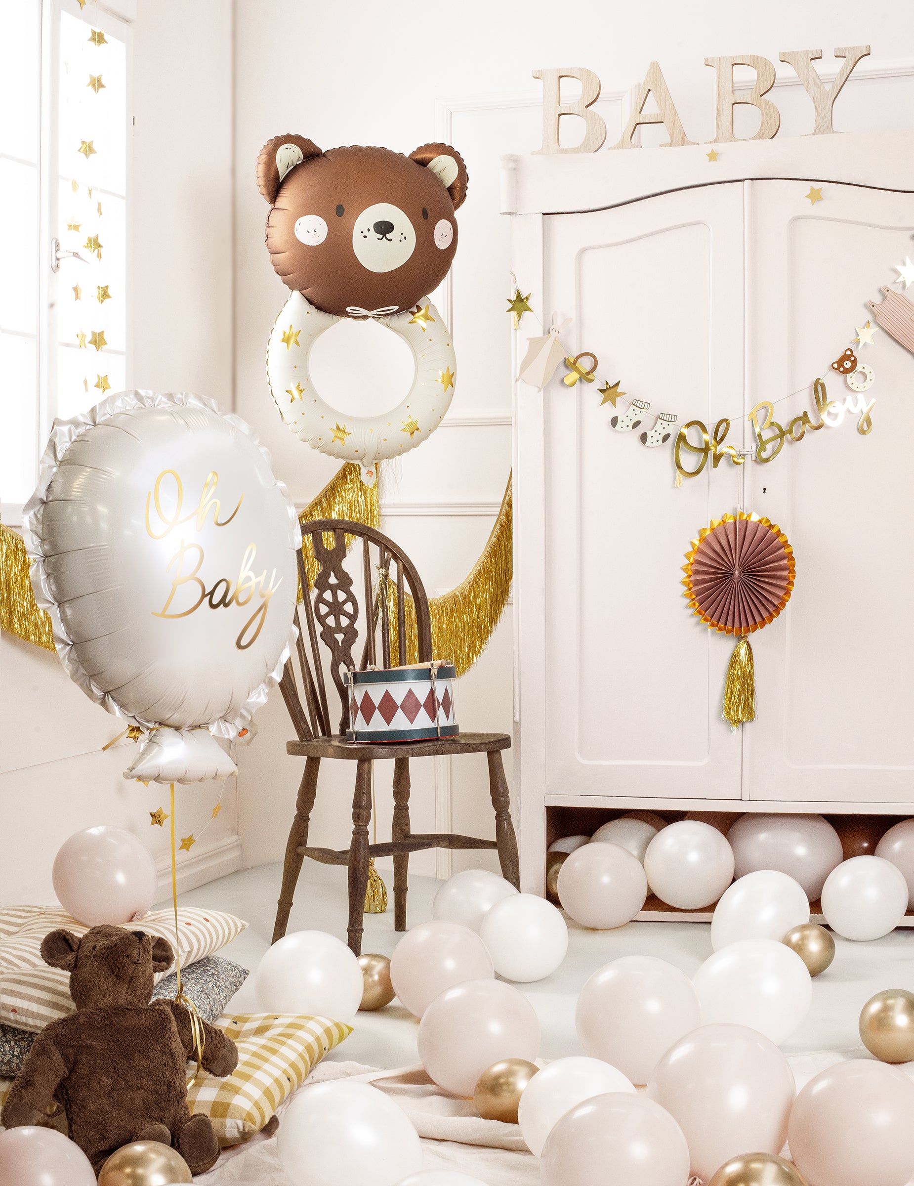 Mise en scène de fête du ballon aluminium hochet petit ours