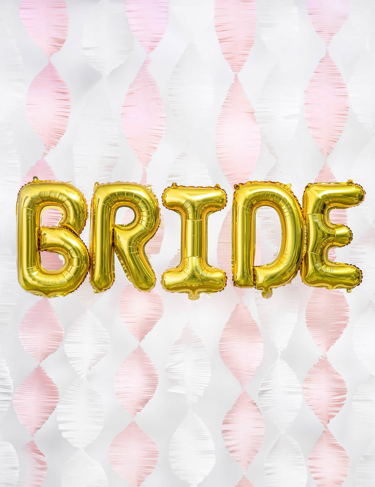 BRIDE szó arany betűs alumínium lufi girlandák hátterén