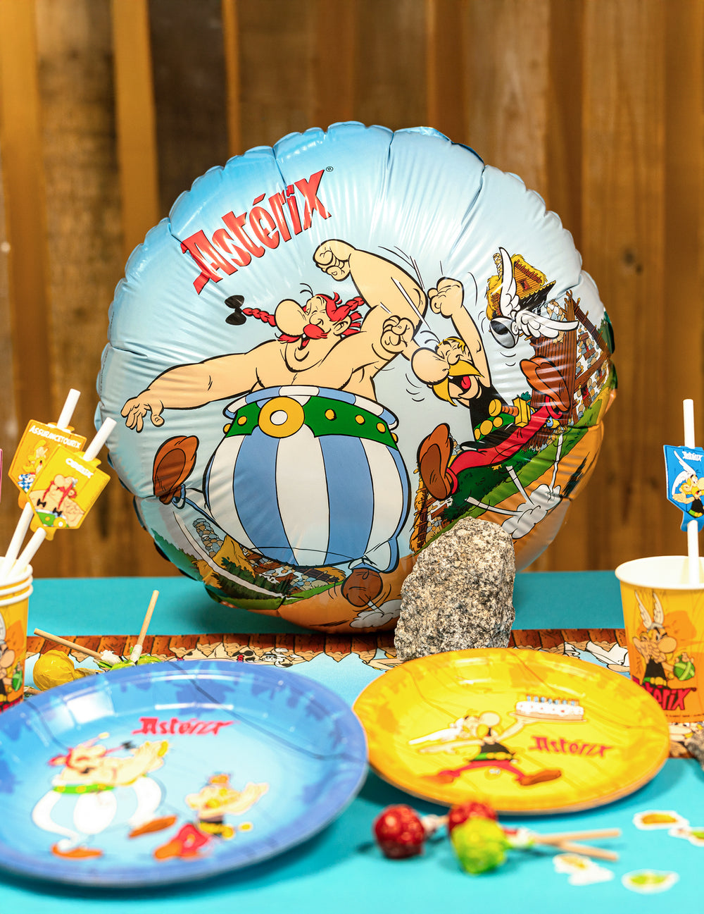 Mise en situation sur une table de fête du Ballon aluminium rond Astérix