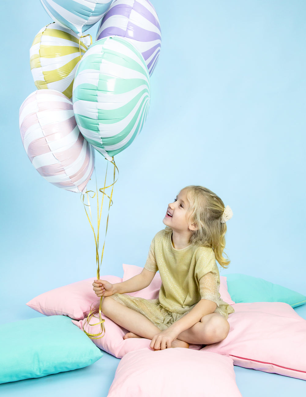 Mise en situation avec bouquet de ballons pastel du ballon aluminium sucette pour fête