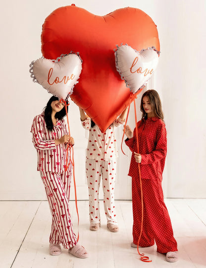 Bézs csipke szív alakú fólia lufi "Szerelem" mintával, 50 x 47 cm