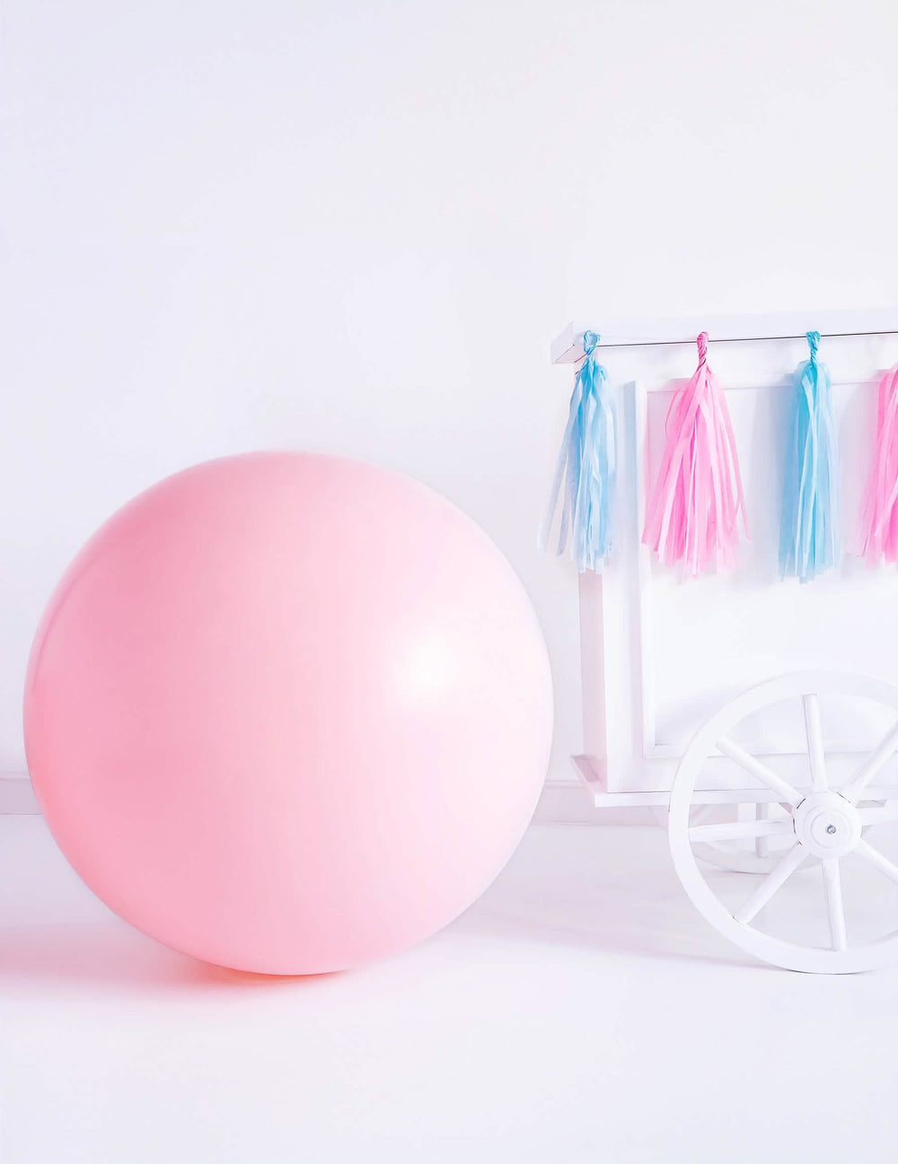 Mise en scène du ballon en latex géant pour décoration de fête rose pâle