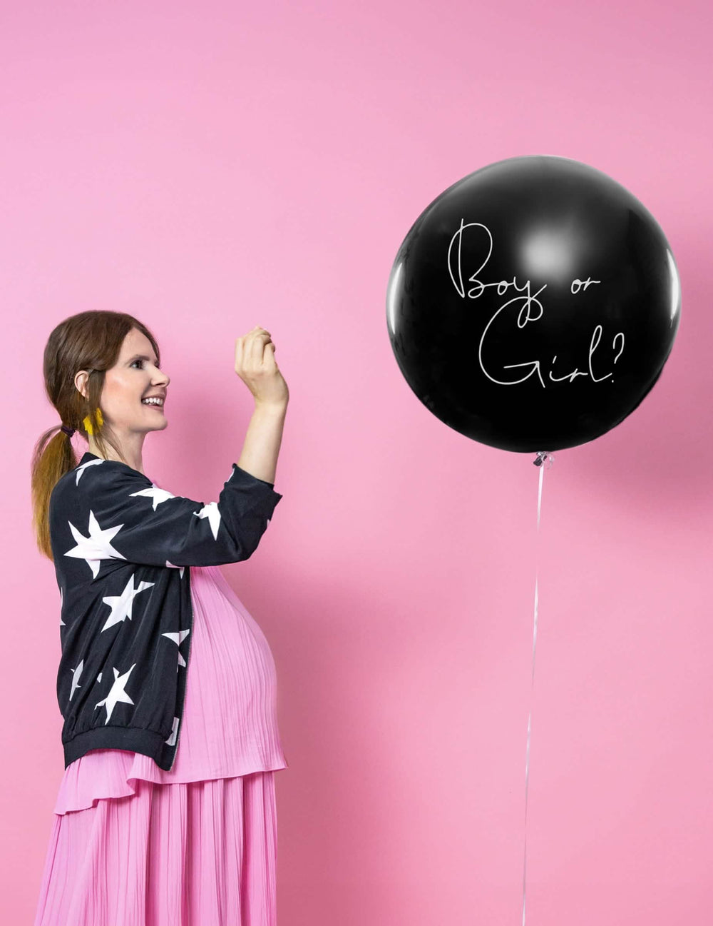 Beállítás egy terhes nővel a nagy latex ballon boy or girl baby showerhez