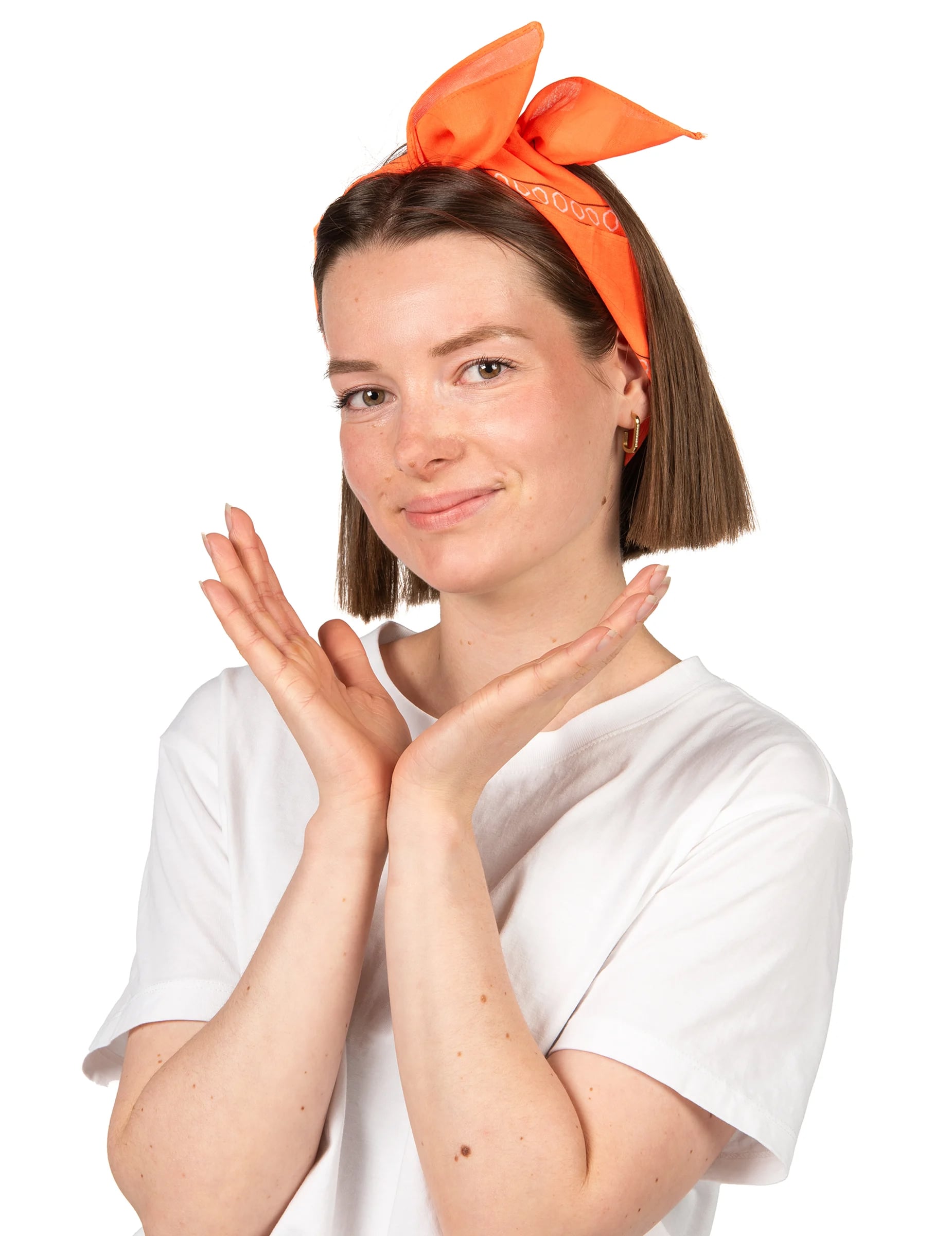Porté en serre-tête avec un nœud du bandana pour adulte orange fluo