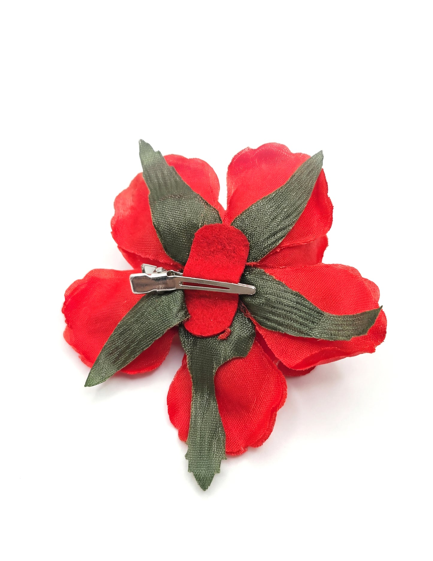 A felnőtteknek szánt piros rózsaszín hajcsat rögzítőrendszerének részlete