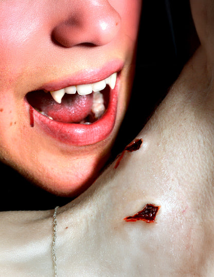Blessures double morsure vampire transfert à l'eau Premium