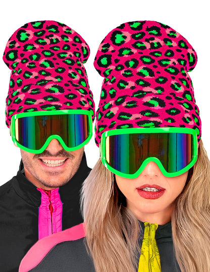 Vue de face portée par un couple du bonnet léopard
