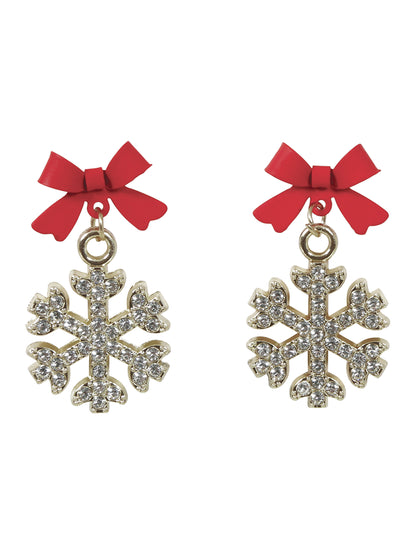 Fémes fülbevalók csillogó hópelyhekkel