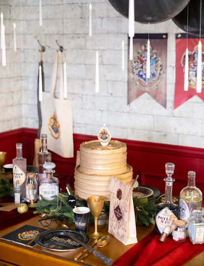 Mise en situation sur un gâteau de la bougie d'anniversaire Harry Potter